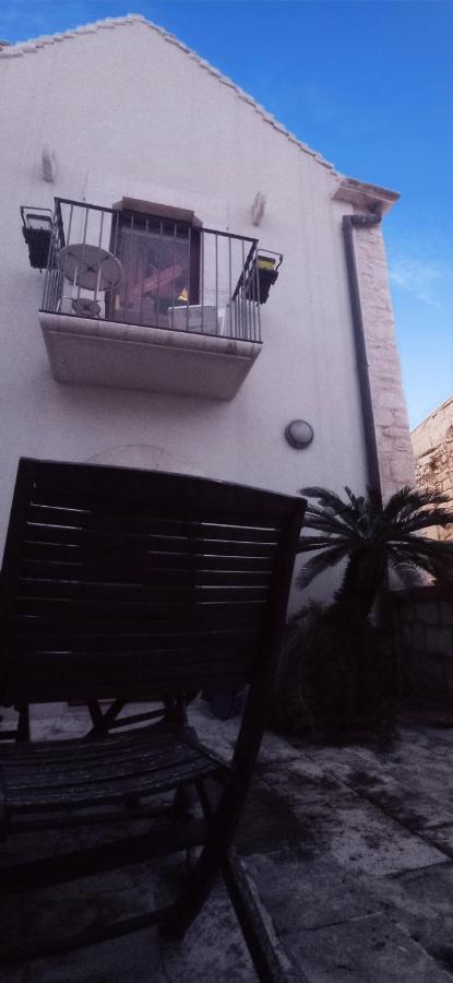 Casa Torre Di Mactheus Petraro Leilighet Giovinazzo Eksteriør bilde